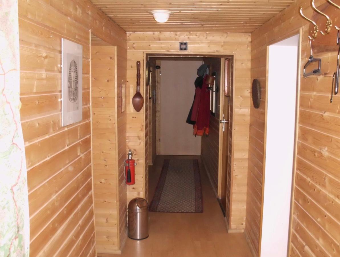 Schoenes Doppelbettzimmer Im Untergeschoss Inkl Parkplatz Nach Verfuegbarkeit Essen Exterior photo